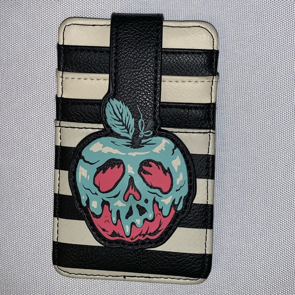 Disney Loungefly Cardholder Snow White Apple